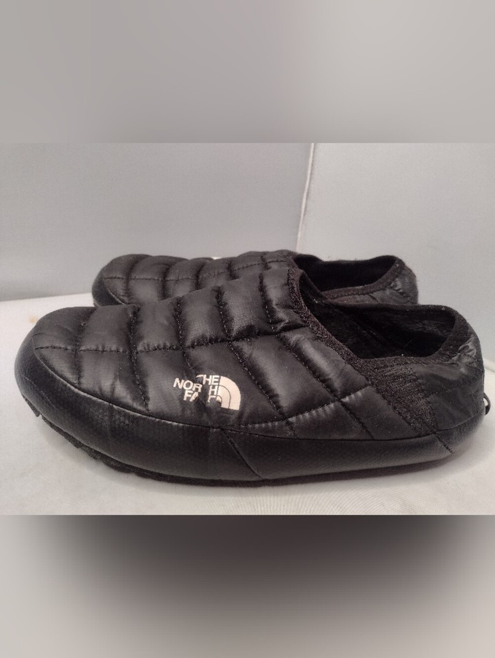 The North Face Women's Thermoball Traction Bootie 9 Black Puffer Slippers A28